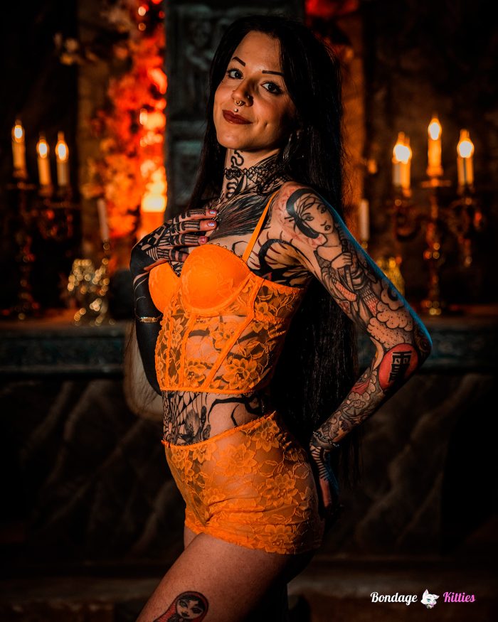 Dolly Darko – Bondage Kitties model