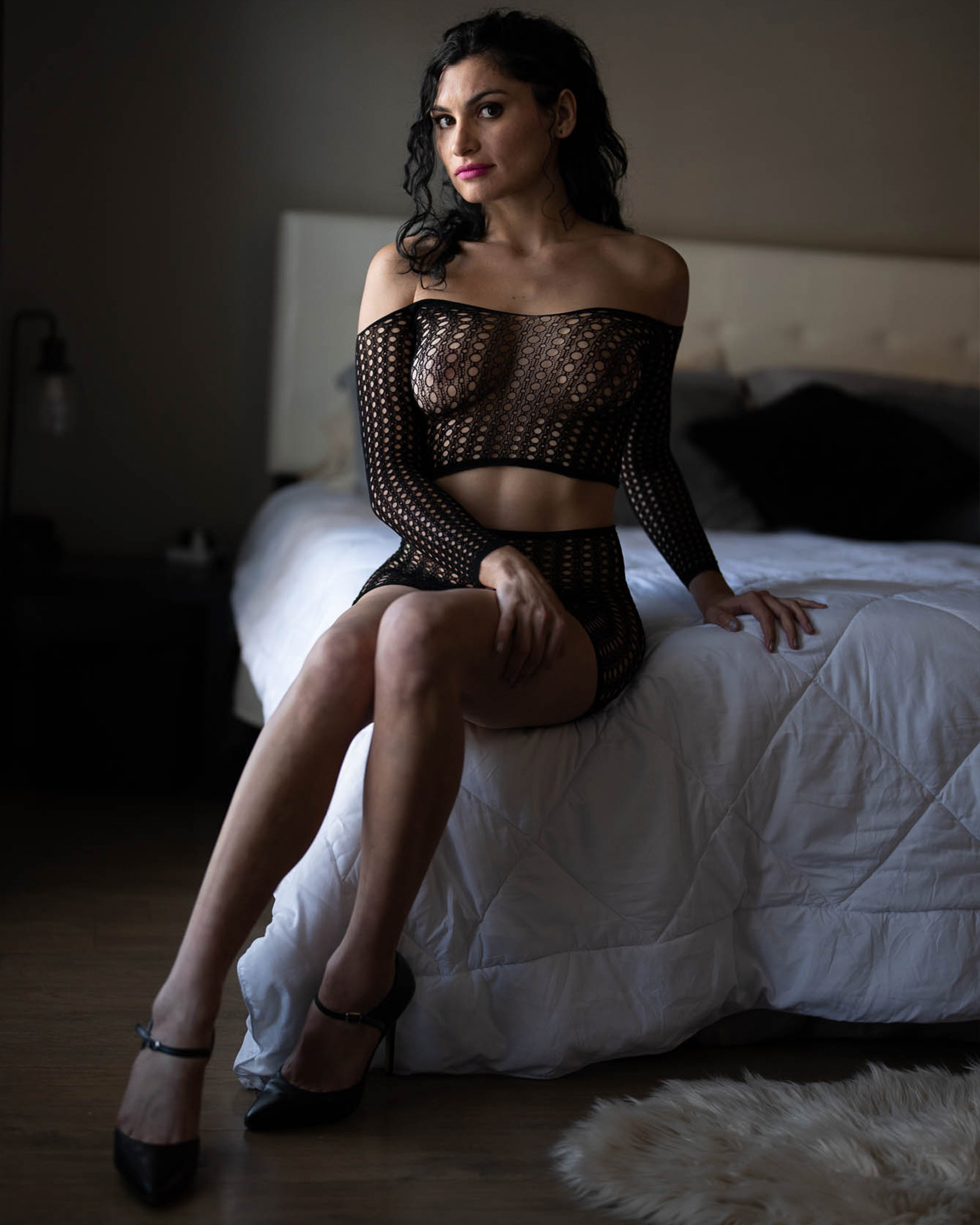 Bellaluxx – Bondage Kitties actress